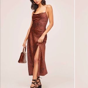 ✨ASTR The Label Gaia Animal Midi Dress✨🐅